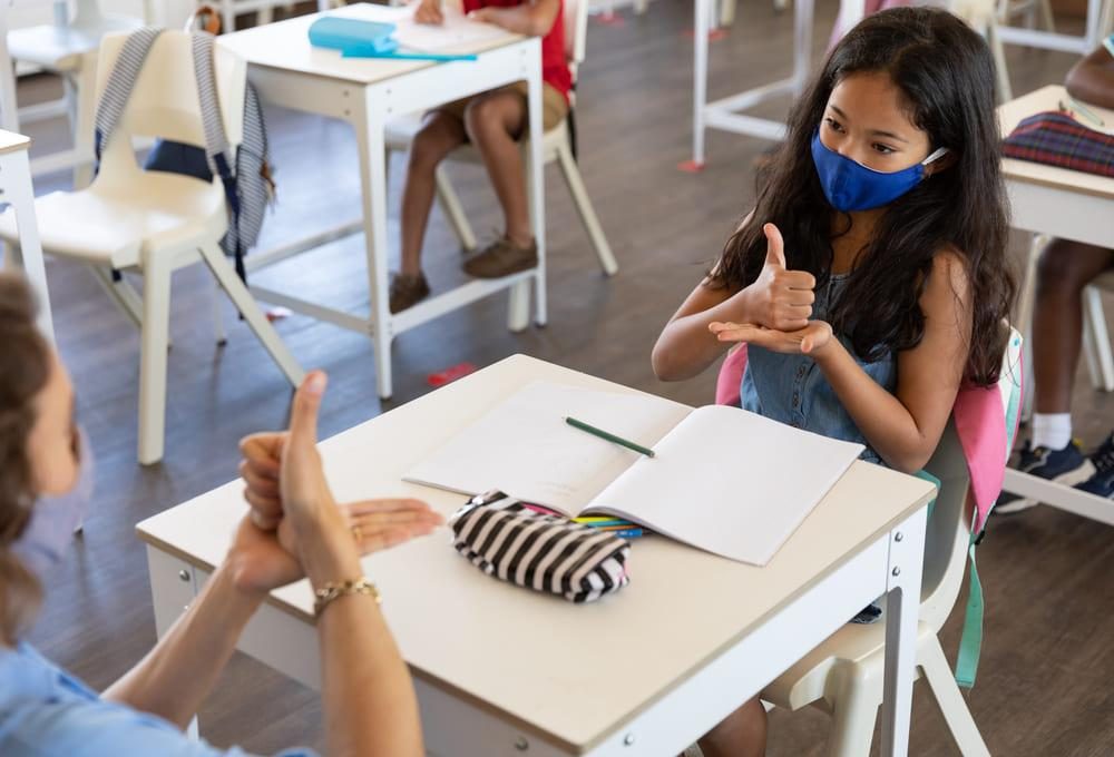 Benefits of using sign language to teach children
