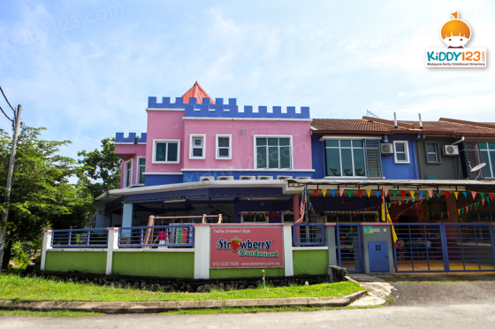 Strawberry Wonderland, Taman Pelangi Semenyih, Semenyih — photo 1