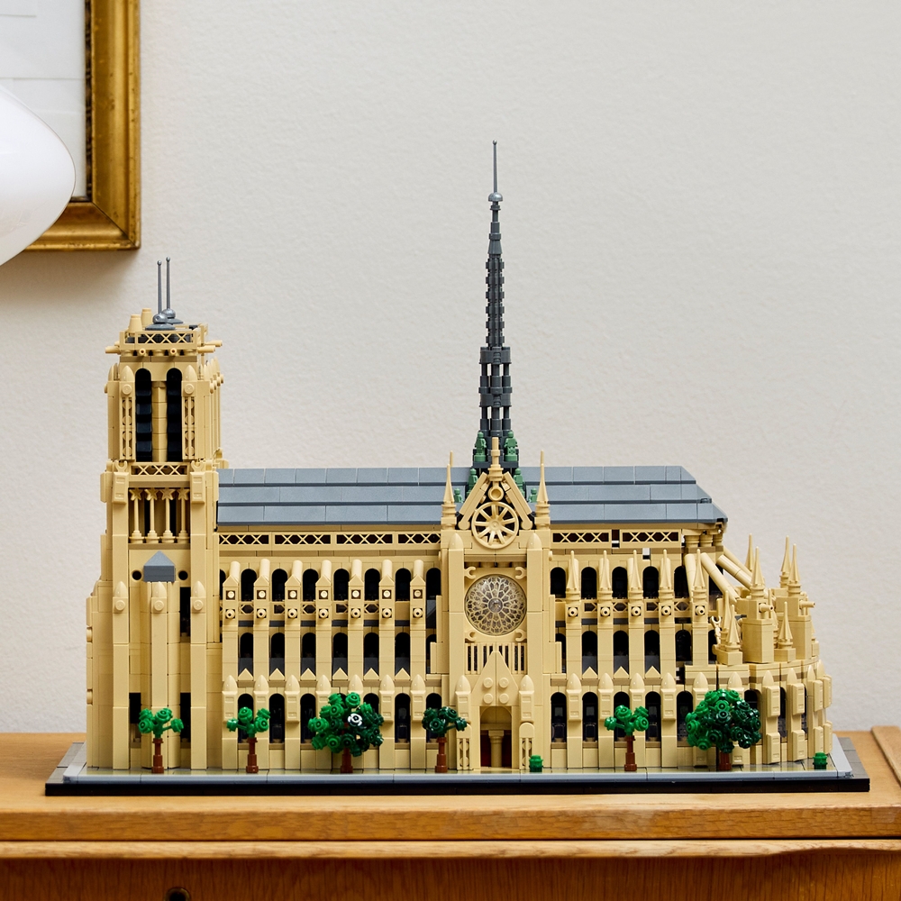 Lego Paris TRX